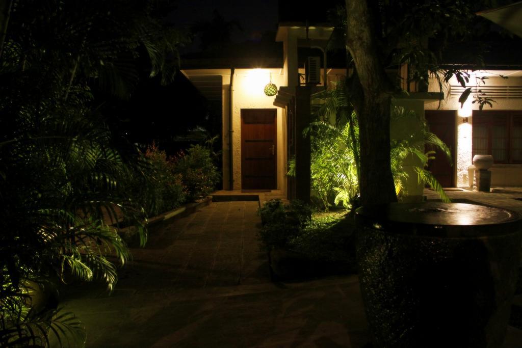 Lodge 19 Negombo Bagian luar foto