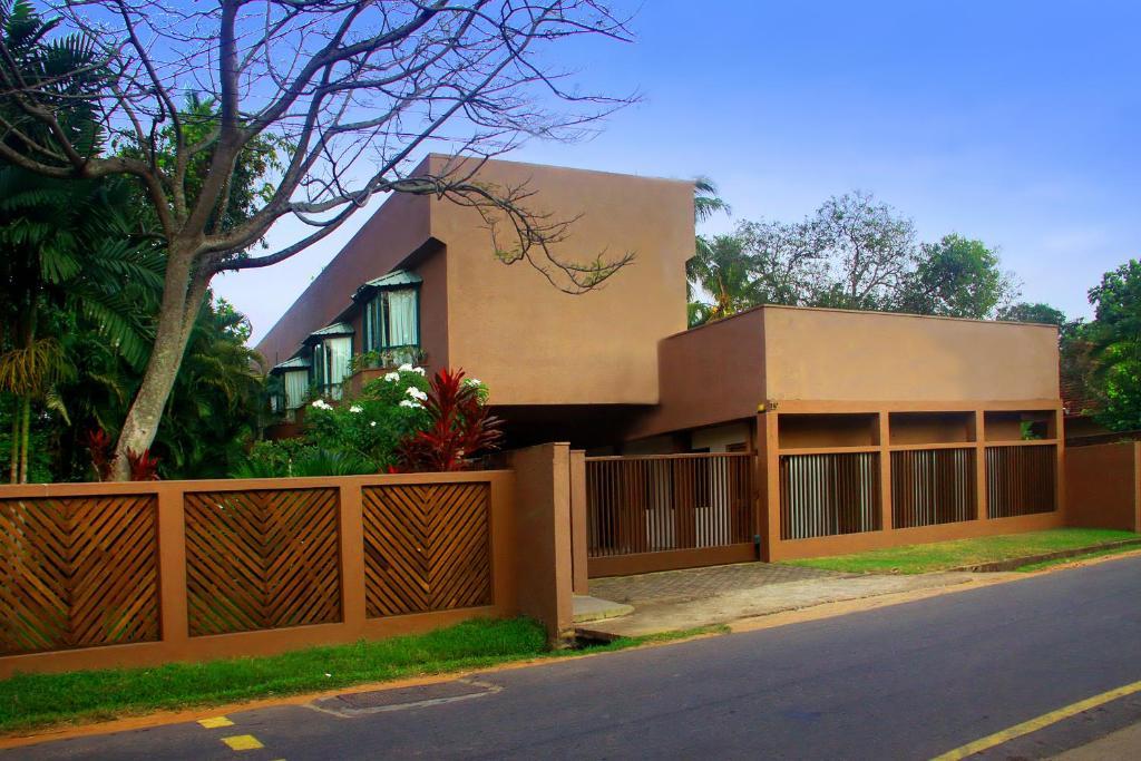 Lodge 19 Negombo Bagian luar foto