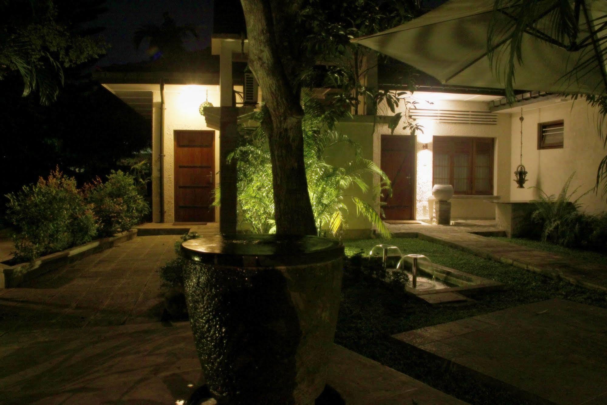 Lodge 19 Negombo Bagian luar foto