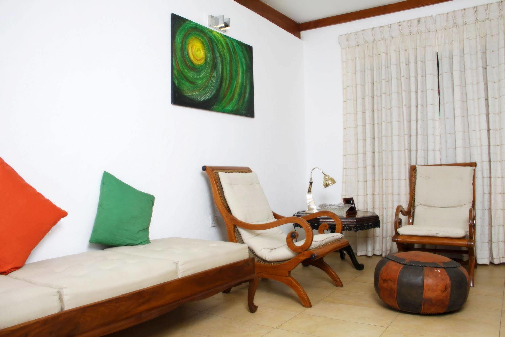 Lodge 19 Negombo Bagian luar foto